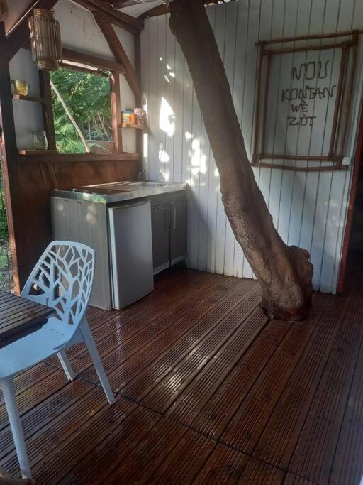 Bungalow Atypique Ti Bambou A 500M De La Plage 상트 안느 외부 사진